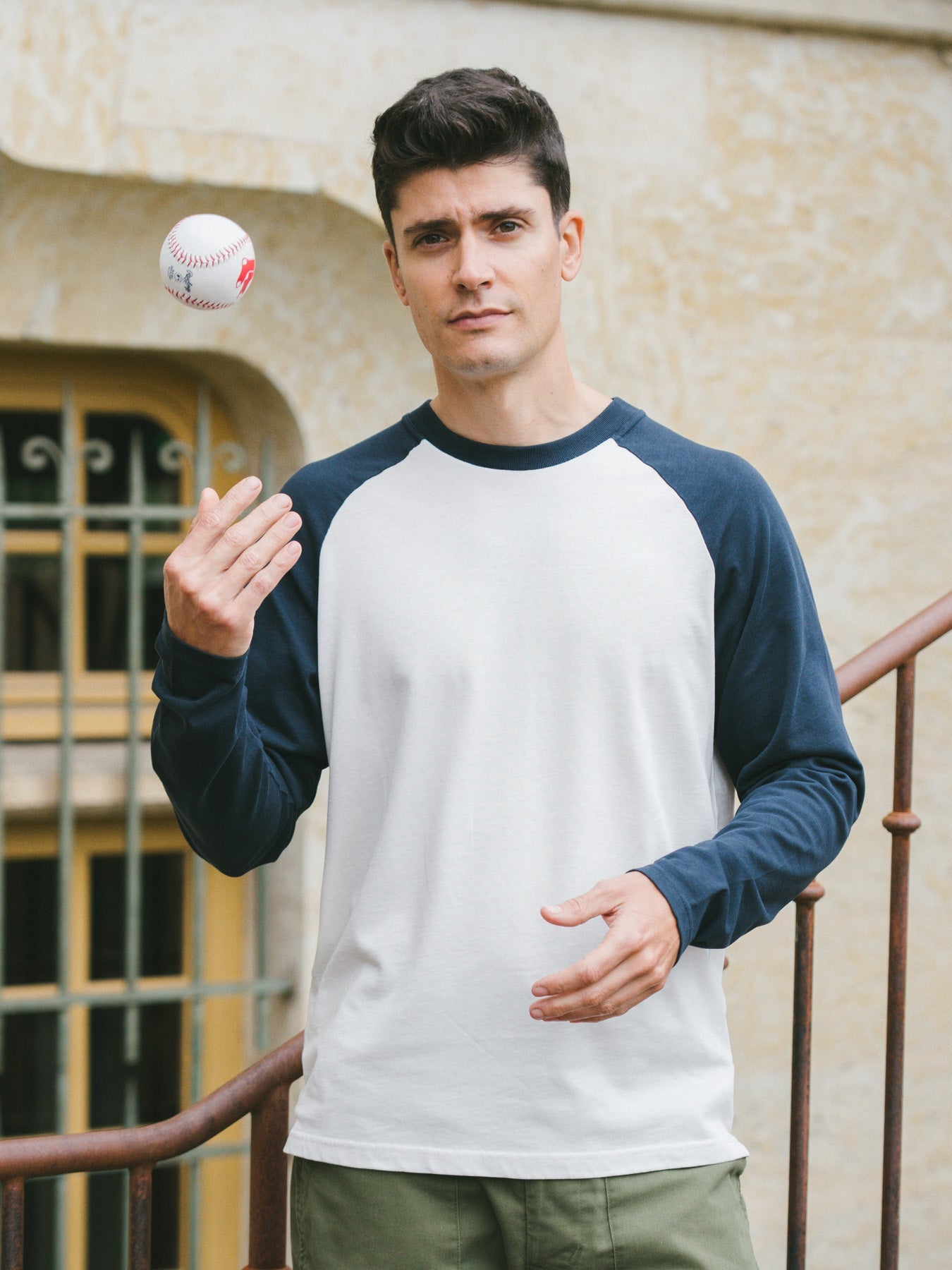 Pétrone T-shirt manches courtes coton bio tencel blanc crème homme#couleur_raglan-blanc-crème---bleu-marine